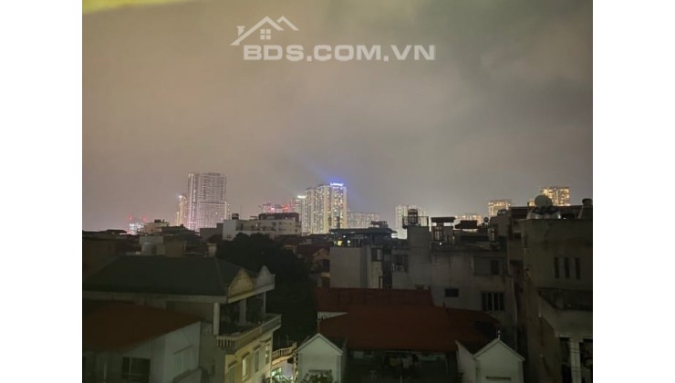 SIÊU HIẾM  BÁN NHÀ HÀNG XÓM VINCOM NGUYỄN CHÍ THANH  42M2 3TẦNG GIÁ 5TỶ5  NỘI THẤT FULL GỖ LIM  Ô TÔ ĐỖ